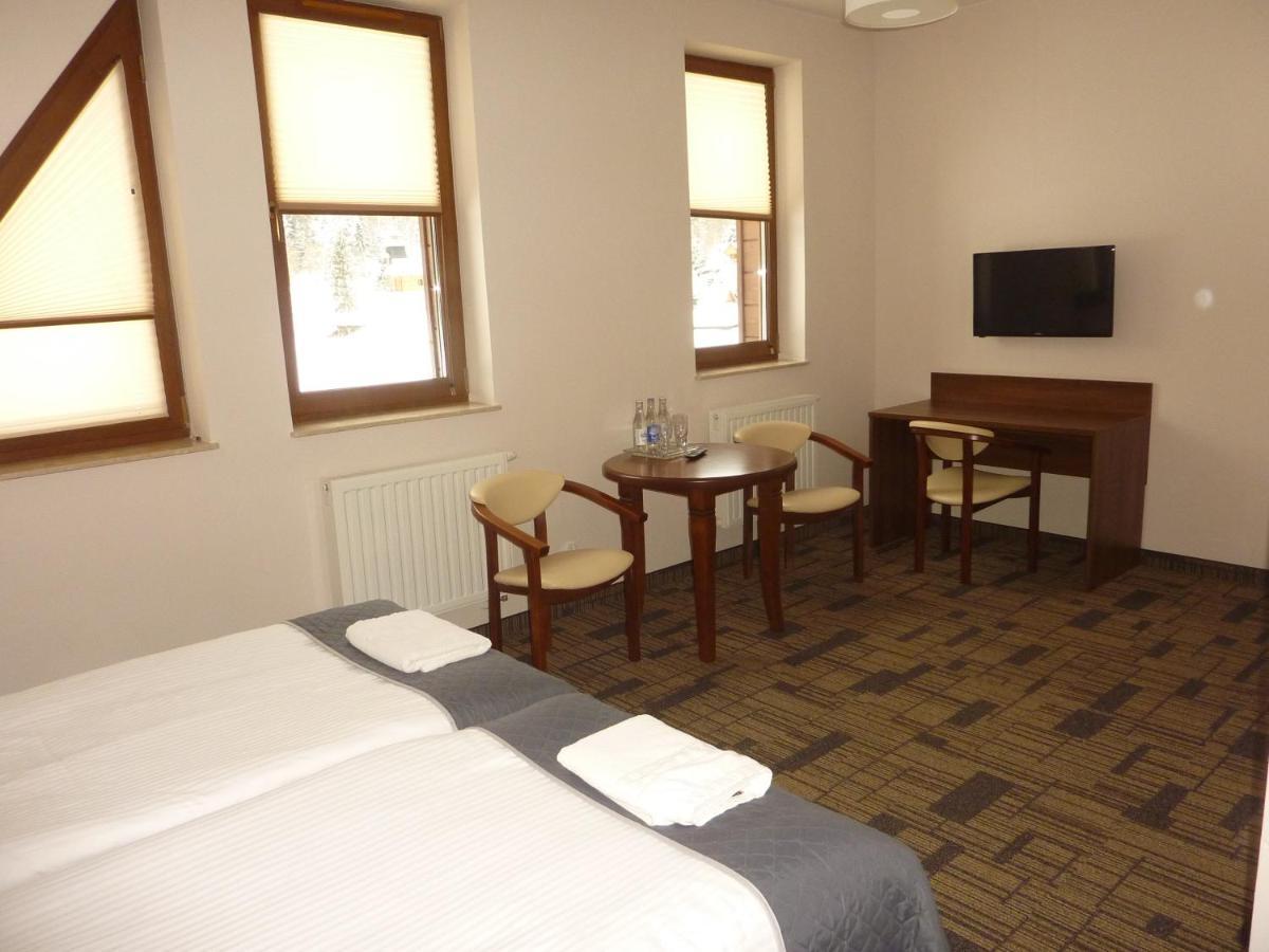 Centrum Promocji Lesnictwa W Mucznem Lutowiska Exterior foto