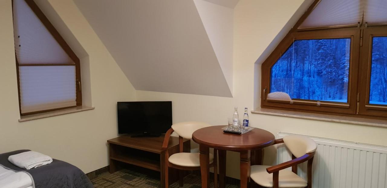 Centrum Promocji Lesnictwa W Mucznem Lutowiska Exterior foto